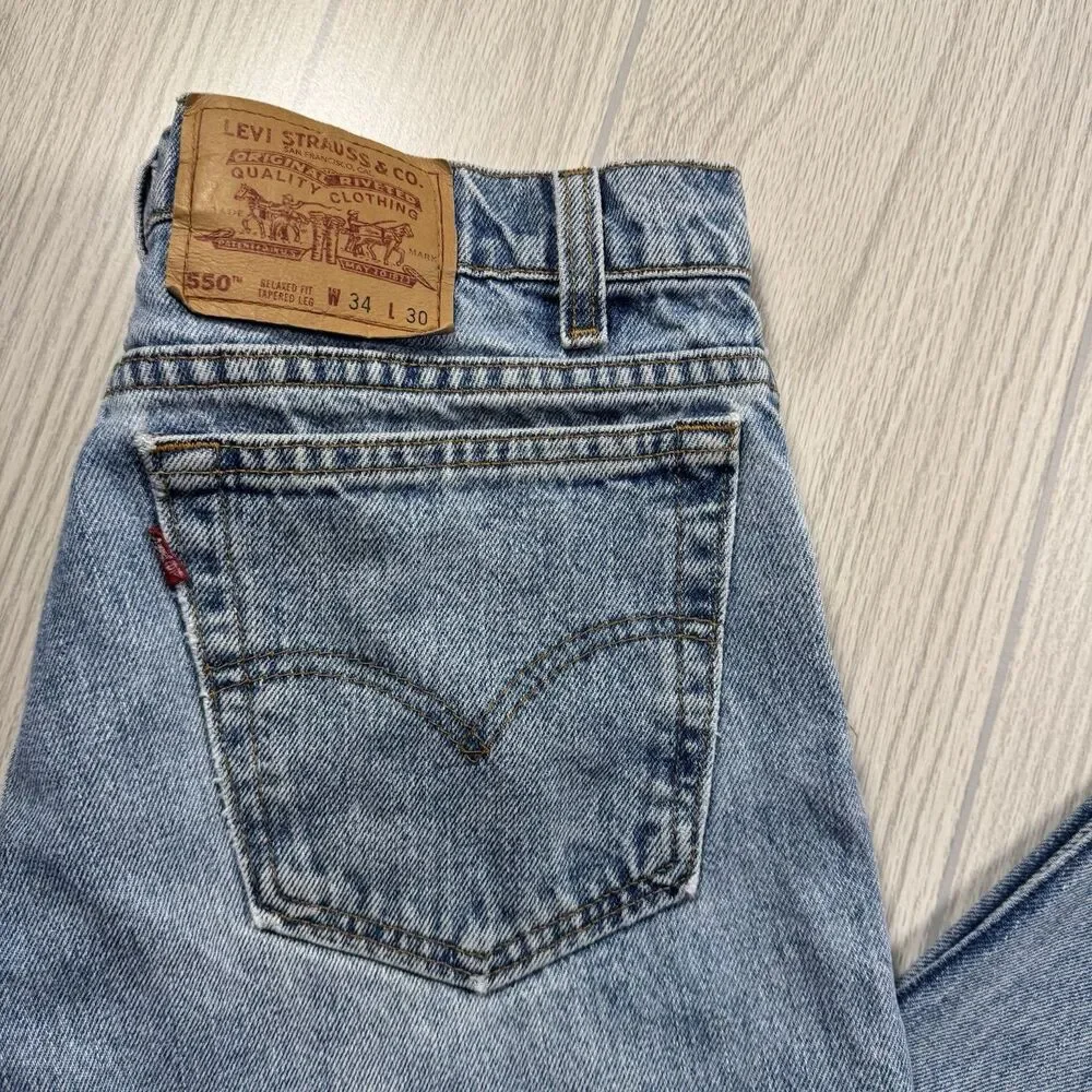 Vtg 90s Levi’s 550 Relaxed Taper Jeans Mens34x30 (fits 32x30) Made in USA Light